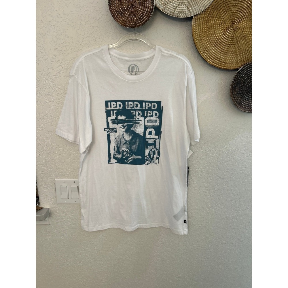 IPD graphic‎ t-shirt size Large NWT